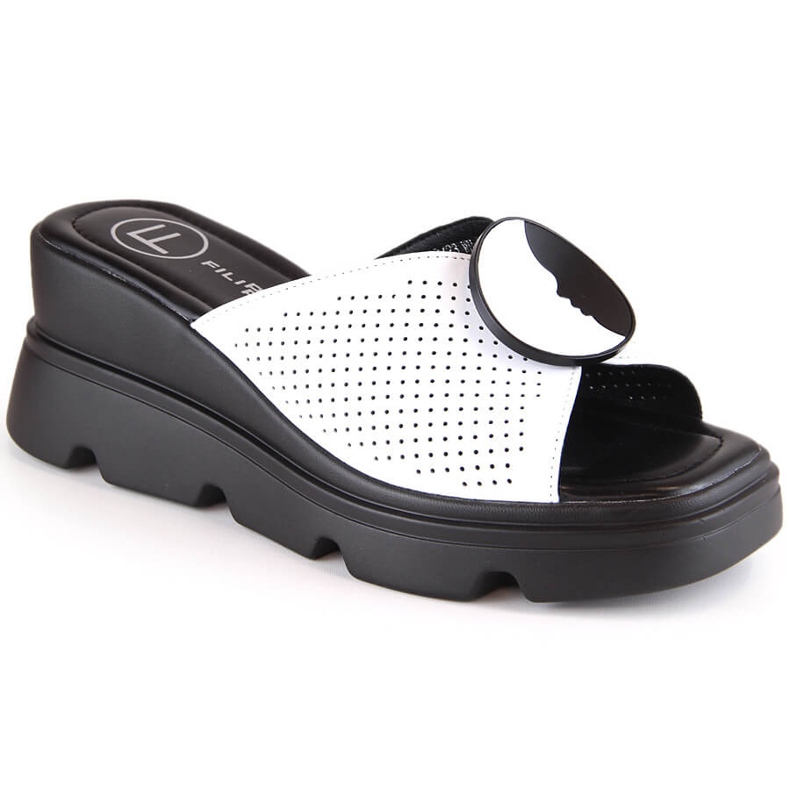 Dámské kožené pantofle na klínku bílé Filippo DS4608 bílý Dámské kožené pantofle na klínku bílé Filippo DS4608 bílý