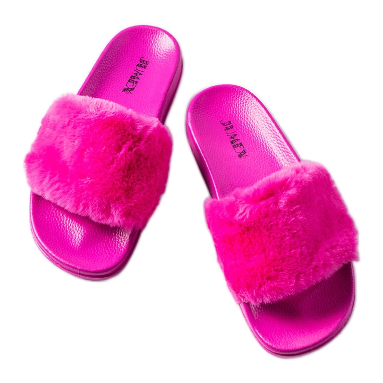 Růžové skluzavky s kožešinou od Raffaele růžový