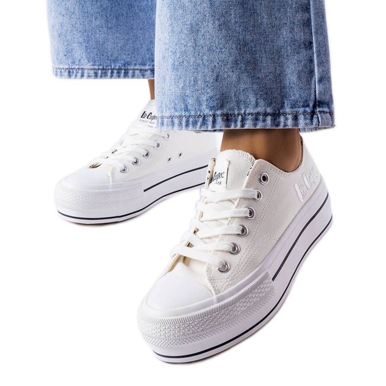 Bílé tenisky Lee Cooper LCW-22-31-0842L bílý