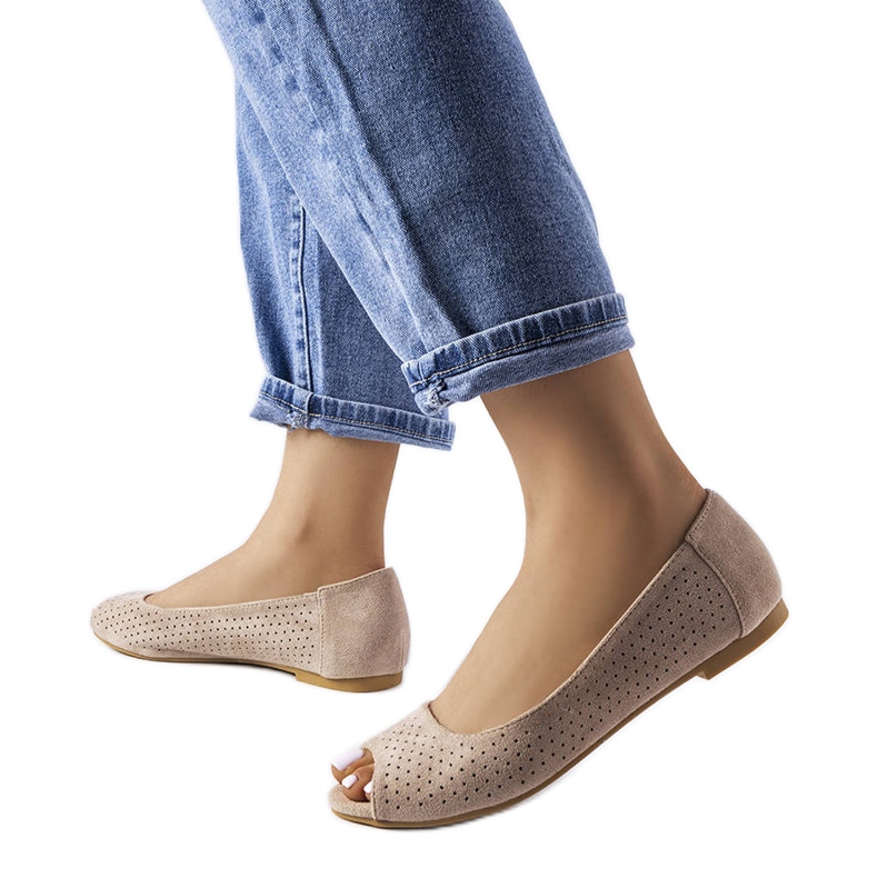 Béžové prolamované baleríny z Achátu béžový