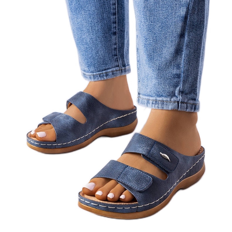 Modré nízké sandály na klínku značky Fréchette modrý