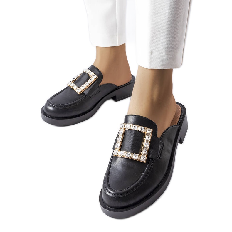 Černé žabky s vestavěnou špičkou značky Columbus černá