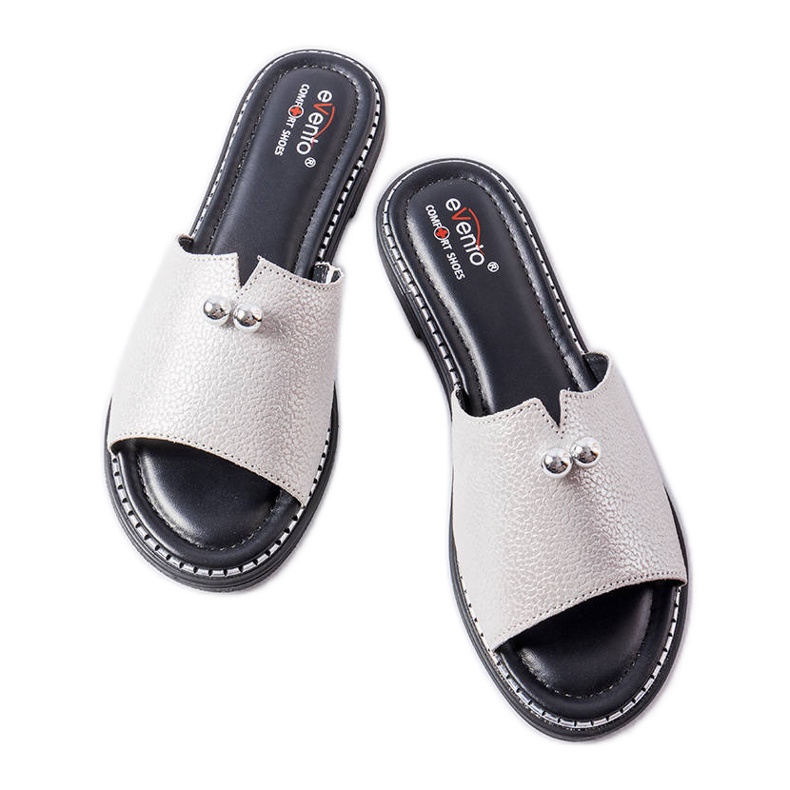 Evento Stříbrné metalické sandály s perlami od Frederi stříbrný