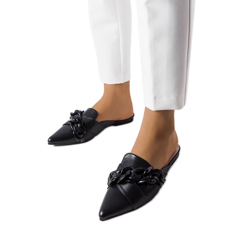 Černé elegantní sandály s řetízkem od Patenaude černá