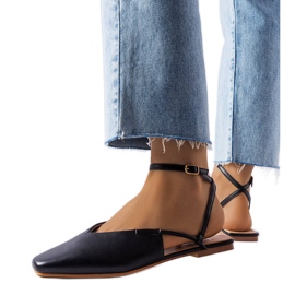 Černé sandály s uzavřenou špičkou černý