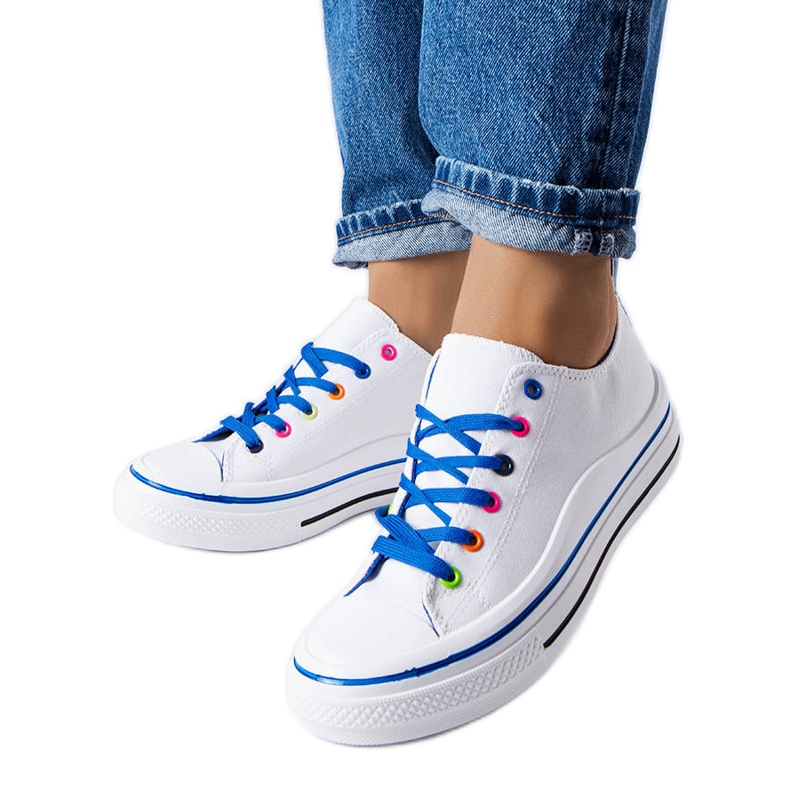 Bílé a modré tenisky na platformě od Bois bílý