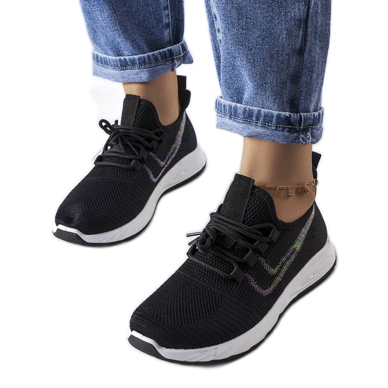 Černé textilní tenisky od McKeylor černá