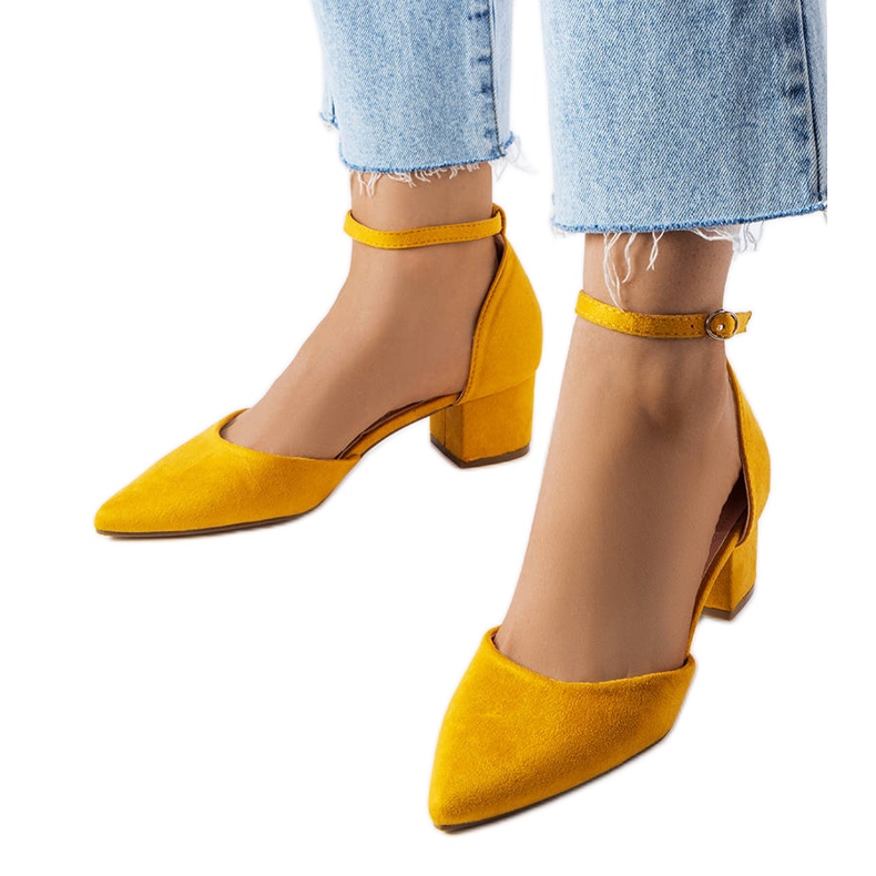 Žluté lodičky na podpatku od Annely žlutá Žluté lodičky na podpatku od Annely žlutá