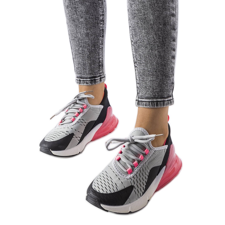 Sportovní tenisky dvorní šedé barvy šedá