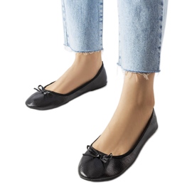 Černé balerínky zdobené mašlí Vaillancour černá