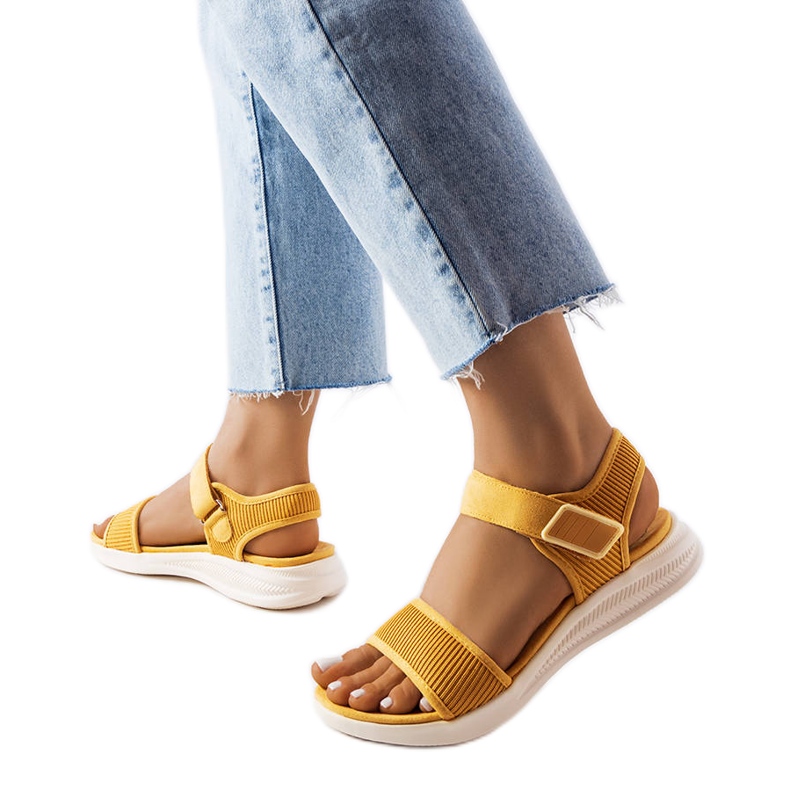 Žluté sportovní sandály značky Bériault žlutá