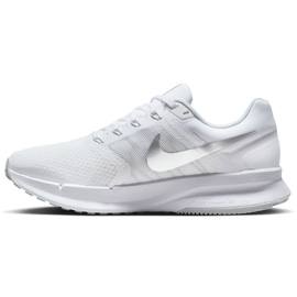 Běžecké boty Nike Run Swift 3 W DR2698 101 bílý
