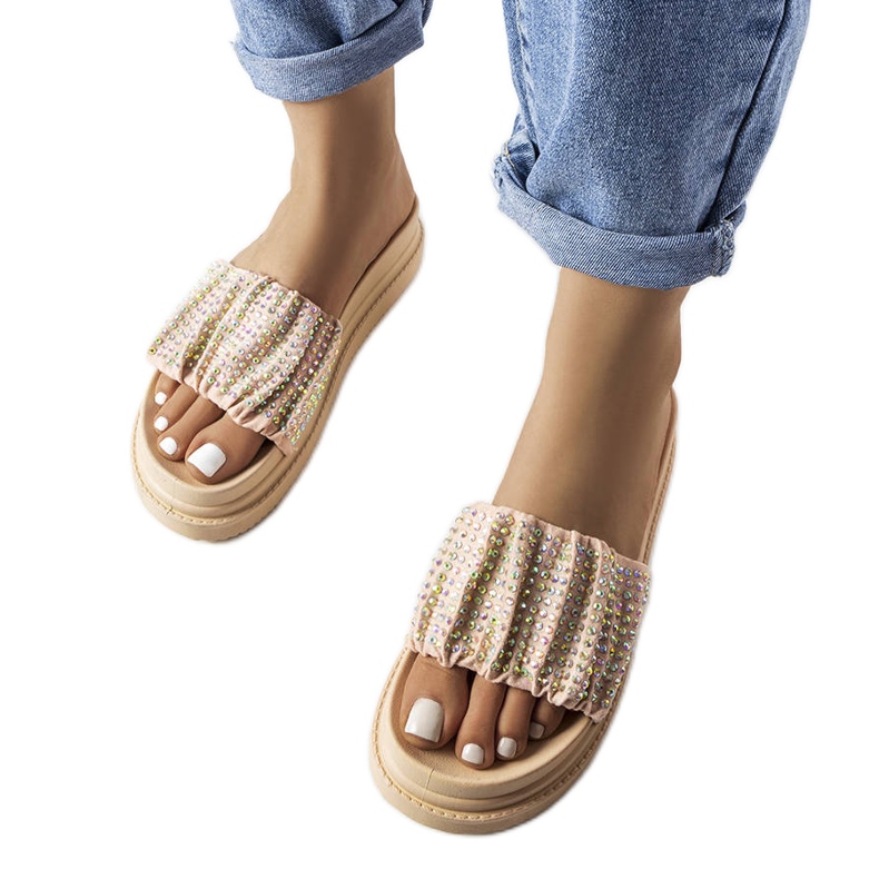 Růžové sandály na platformě s kubickými zirkony od Franet růžový