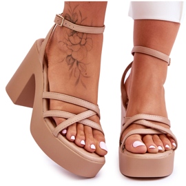 FS1 Módní sandály na podpatku s béžovými pruhy Shemira