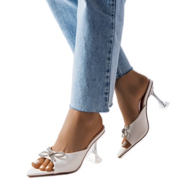 Sandály na vysokém podpatku Cadenilla s bílými drahokamy