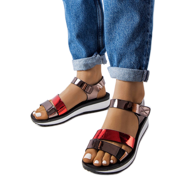 Inna Dámské lakované sandály Mila šedá Inna Dámské lakované sandály Mila šedá