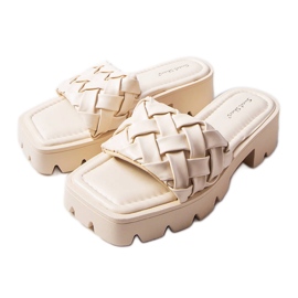 Béžové pantofle s traktorovou podrážkou od Lory béžový Béžové pantofle s traktorovou podrážkou od Lory béžový