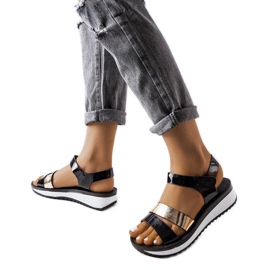 Inna Černé lakované sandály Mila černý