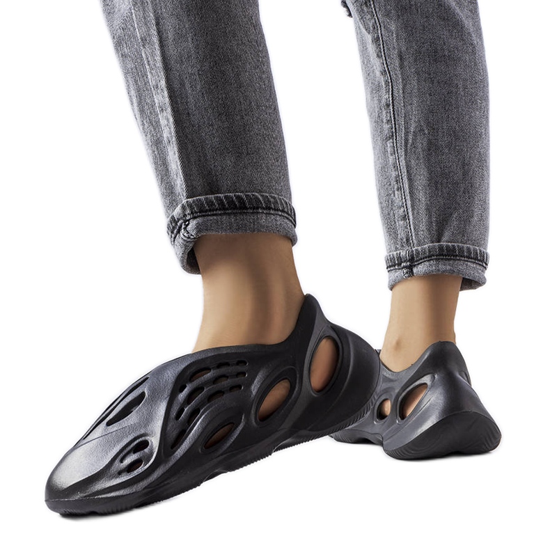 Černé pěnové skluzavky Julienne černá