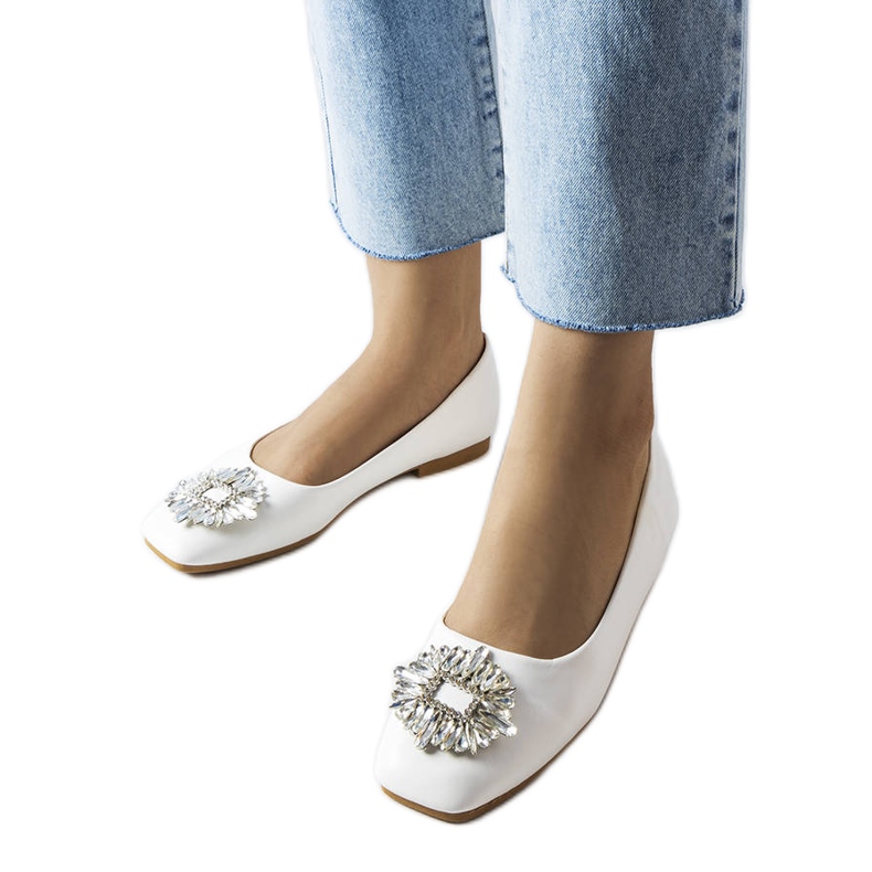 Bílé balerínky s broží Miren bílý