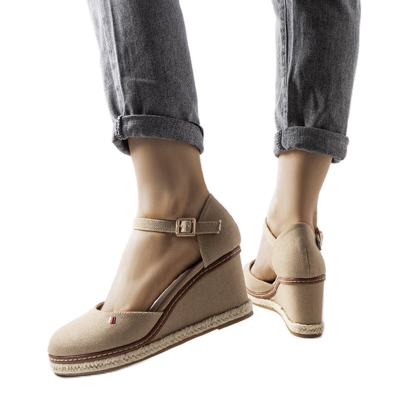 Béžové espadrilky na klínku od Adelinda béžový
