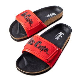 Červené korkové skluzavky s přezkami od Lee Cooper LCW-22-35-1188L červený