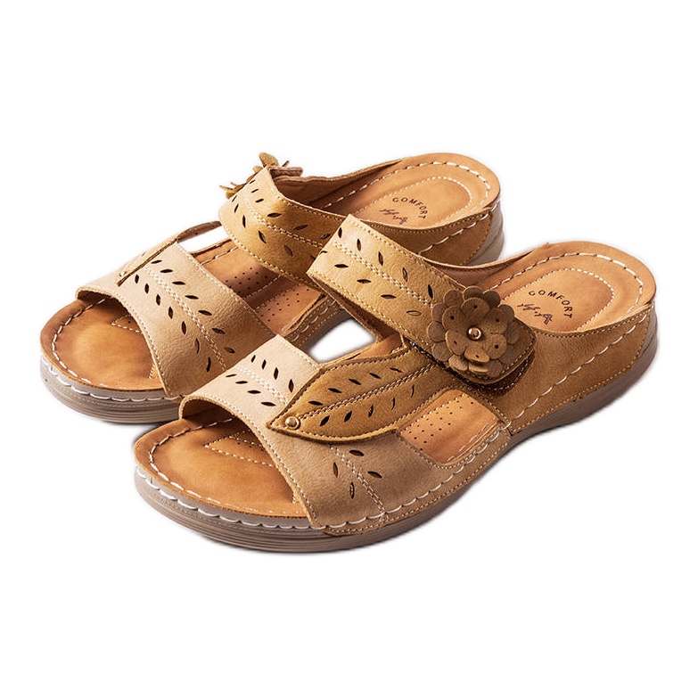 Béžové sandály na klínku od Jolanty béžový