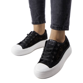 Černé prolamované tenisky Lee Cooper LCW-23-44-1618L černá