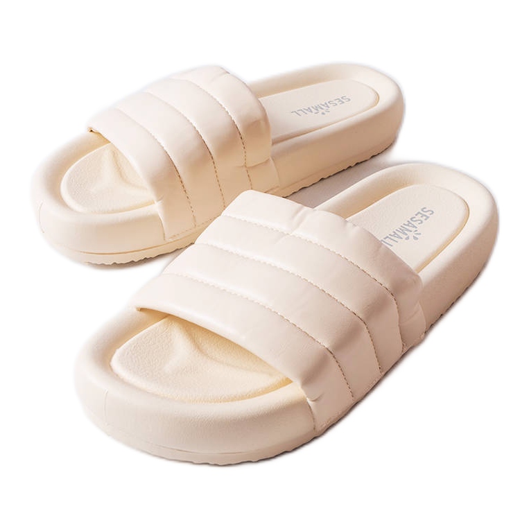 Inna Béžové pantofle zdobené prošíváním od Dorene béžový