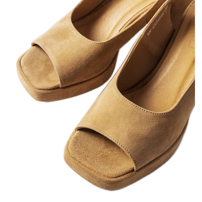 Velurové sandály Karino béžový