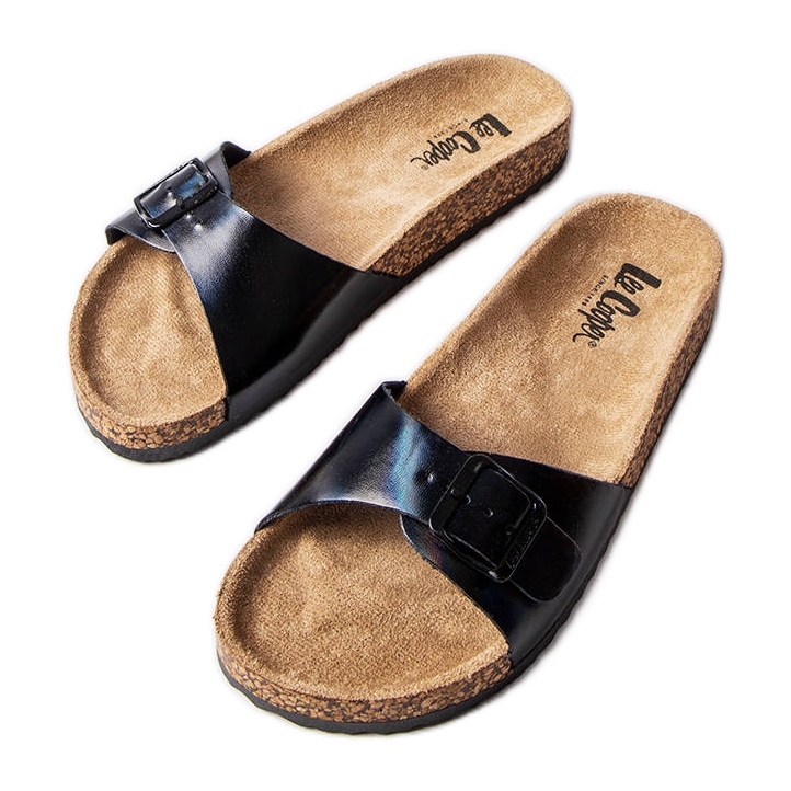 Černé korkové skluzavky s přezkami od Lee Cooper LCW-22-35-1167L černá