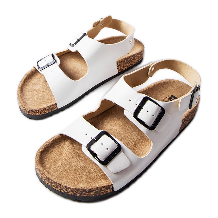 Bílé korkové sandály s přezkami od Lee Cooper LCW-22-35-1160L bílý Bílé korkové sandály s přezkami od Lee Cooper LCW-22-35-1160L bílý