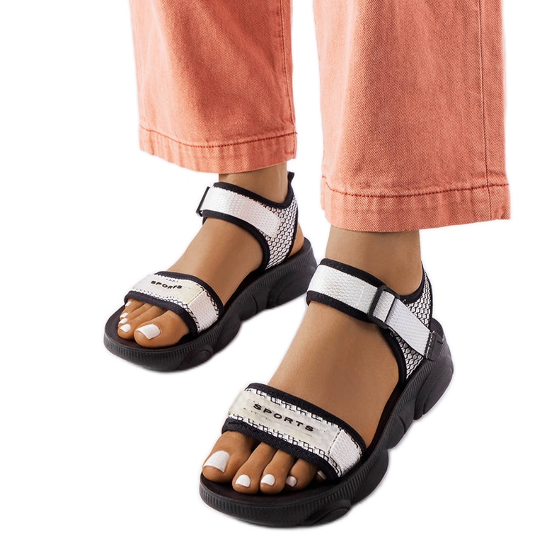 Černobílé sportovní sandály od Faribault bílý Černobílé sportovní sandály od Faribault bílý