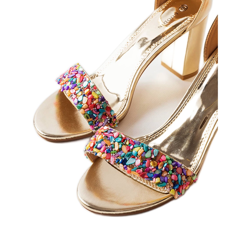 Inna Zlaté sandály zdobené kamínky Lobelia zlatý Inna Zlaté sandály zdobené kamínky Lobelia zlatý