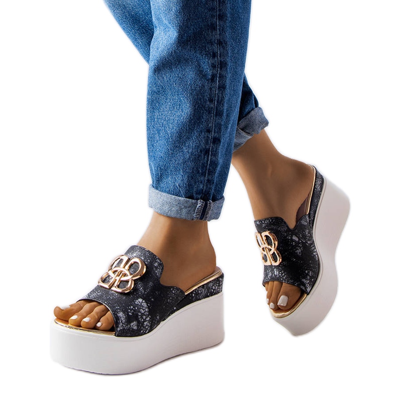 Černé sandály na klínku Havanna černá