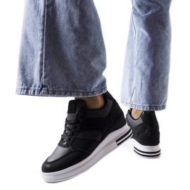 Černé tenisky CinqMars na klínku černý