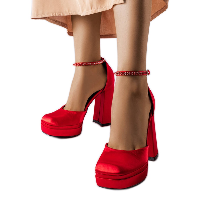 Červené lodičky na vysokém podpatku značky Elida