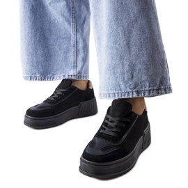 Černé tenisky na platformě od Fabienne černá