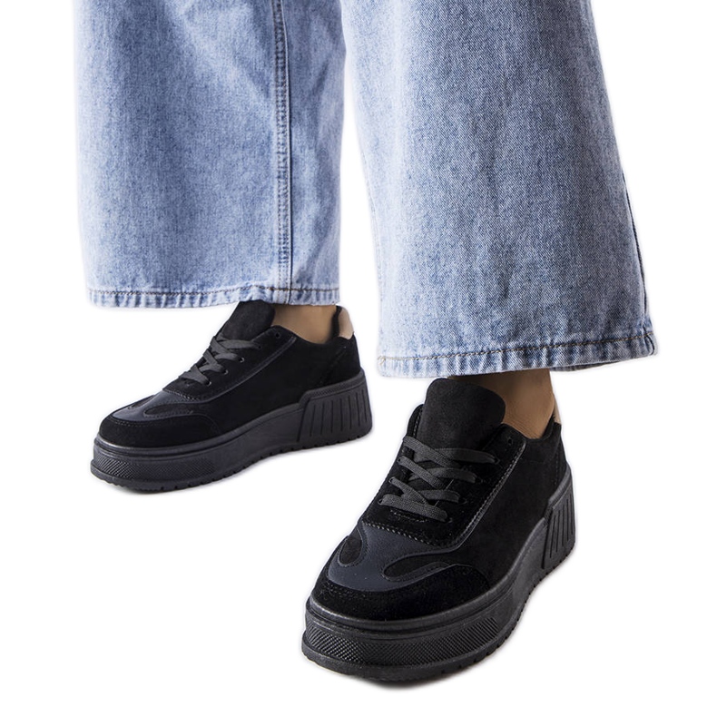 Černé tenisky na platformě od Fabienne černá