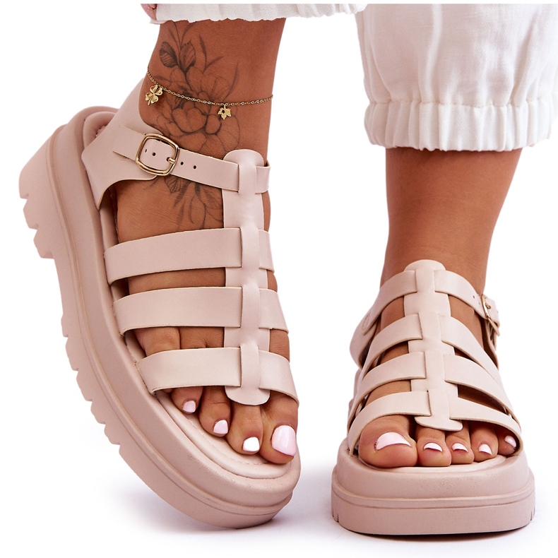 Kožené sandály s béžovými pruhy colet