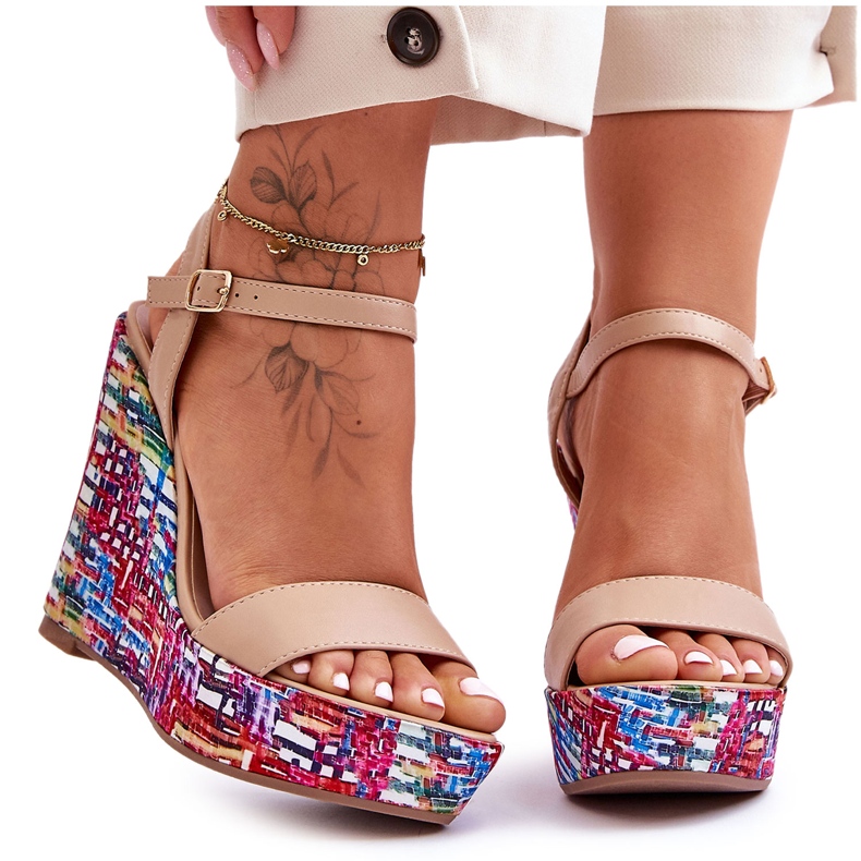 Dámské Sandály Na Barevném Béžovém Klínu Malibu béžový