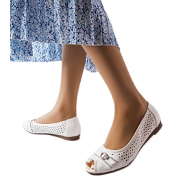 Bílé prolamované baleríny s kamínky od Creek bílý Bílé prolamované baleríny s kamínky od Creek bílý