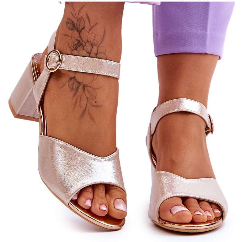 Vinceza Dámské sandály na ekologické pokožce na zlatém kovovém příspěvku zlatý