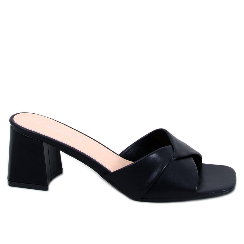 Černé sandály Poncia na nízkém podpatku černá