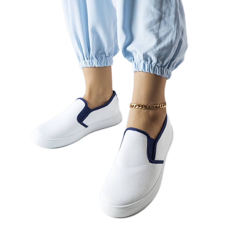 Bílé látkové tenisky Cagliari bílý Bílé látkové tenisky Cagliari bílý