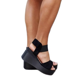 Černé sandály na klínku z romštiny černý