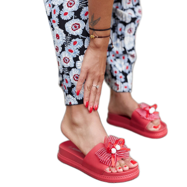 Červené slidery s mašlí od Dido Červené slidery s mašlí od Dido