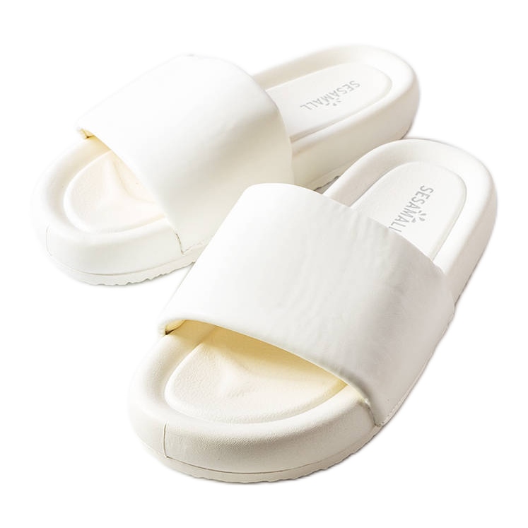 Bílé pantofle na platformě Franco bílý Bílé pantofle na platformě Franco bílý