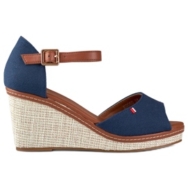 Dámské tmavě modré sandály na klínku značky Tomm modrý
