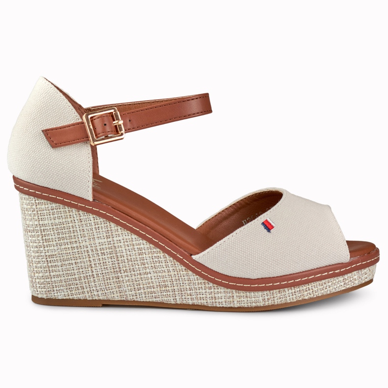 Dámské béžové sandály na klínku značky Tomm béžový